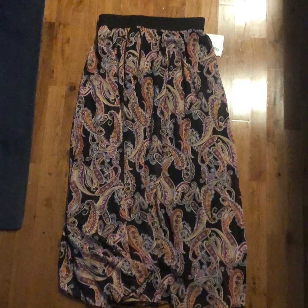 Gorgeous paisley Lularoe maxi. Perfect for fall.